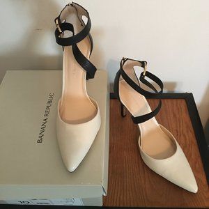 Banana Republic Leather Heels Never Worn Size 10B